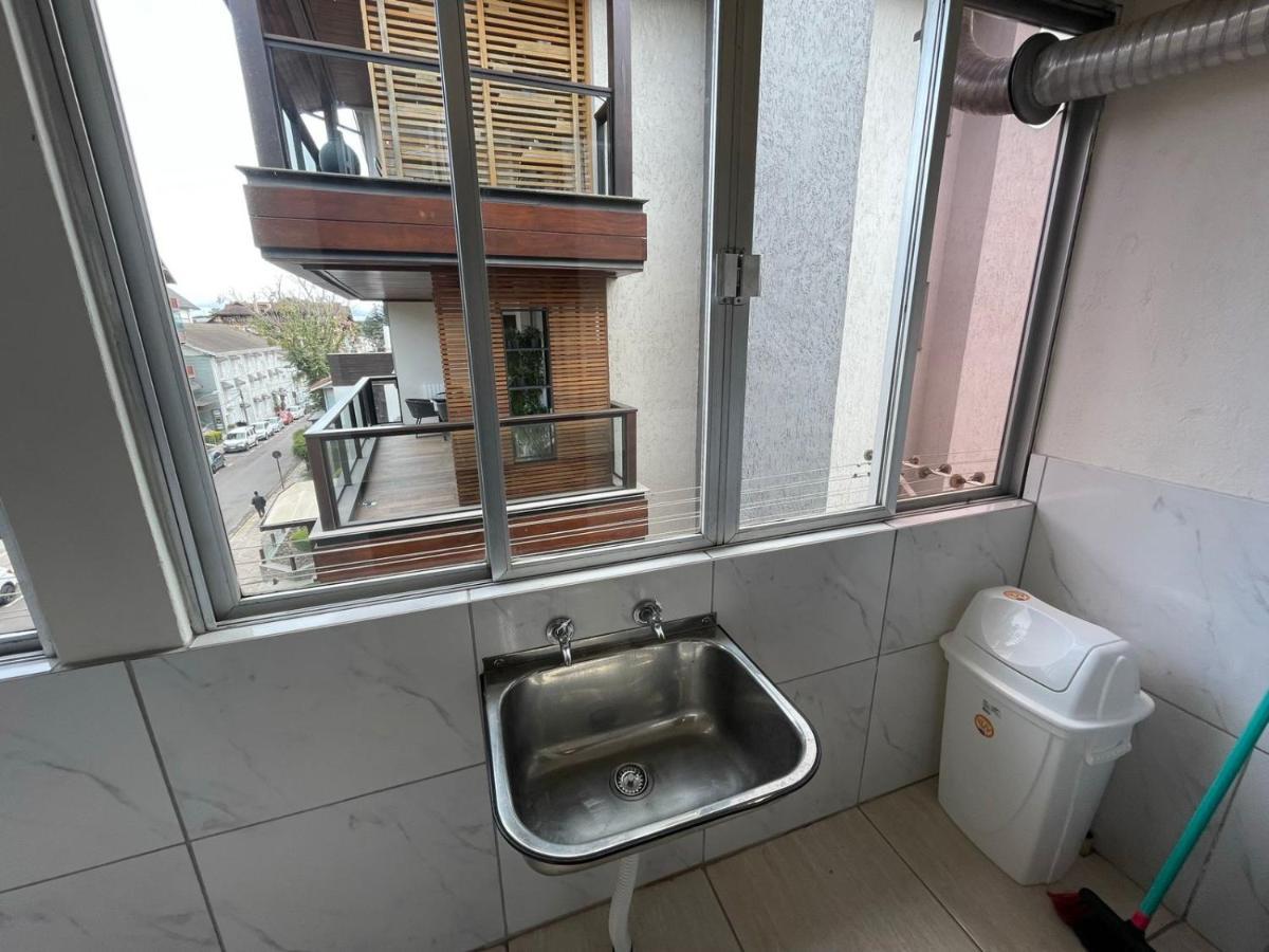 Apartamento Para 9 Pessoas - Blumenhaus 201 - Uma Quadra Da Rua Coberta! Gramado Extérieur photo